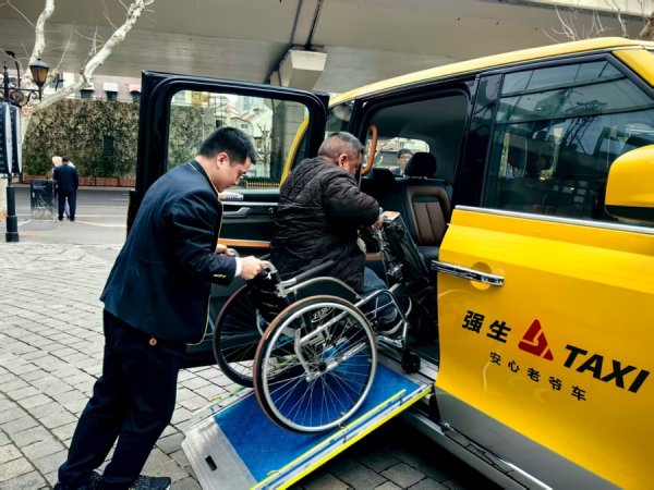 成都赚配网 强生出租连续14年蝉联乘客满意度行业榜首